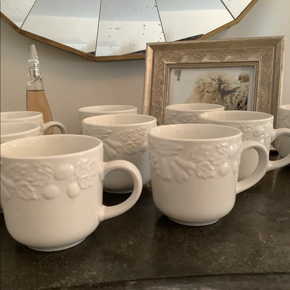 Vintage Gibson embossed fruit coffee mugs
Set of 2 - Picture 2 of 6